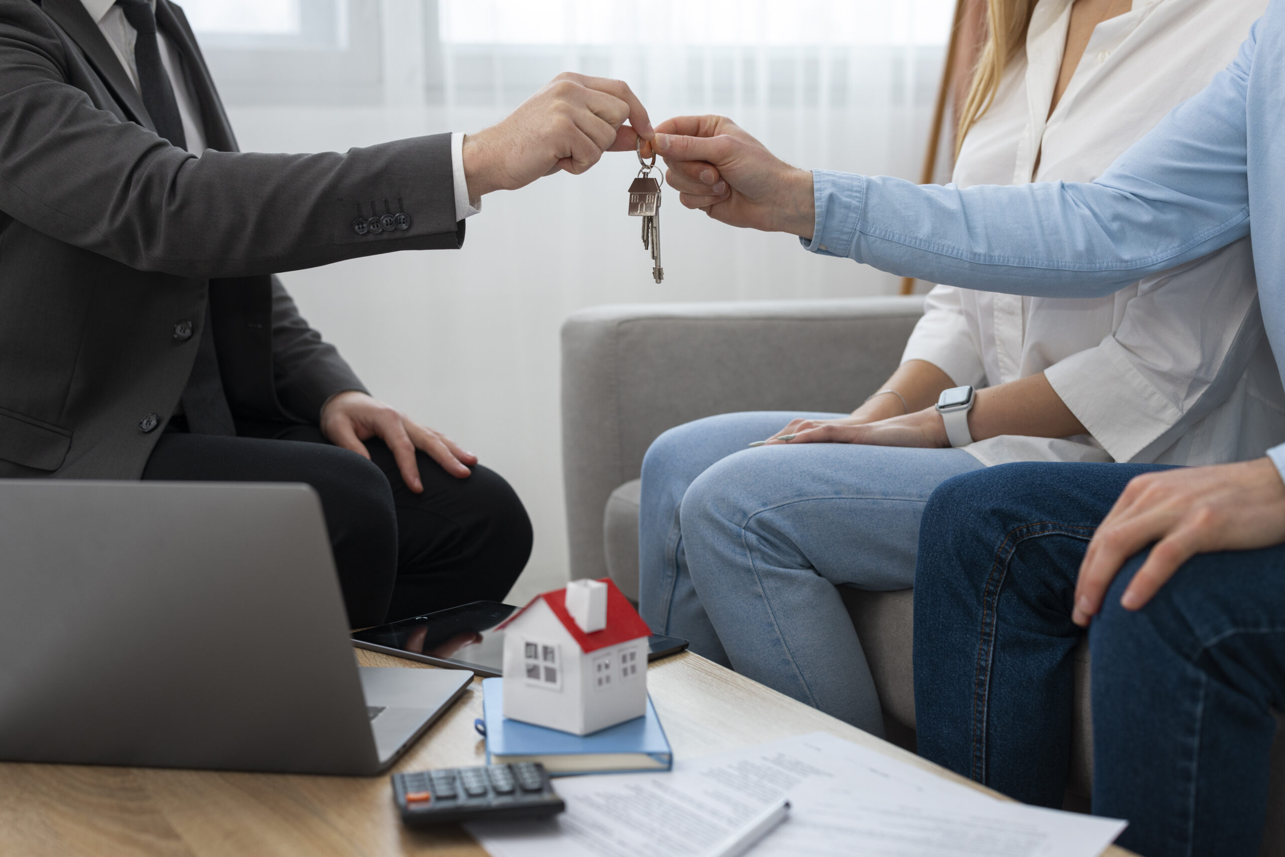 Consórcio de imóvel para investir conheça os riscos e vantagens
